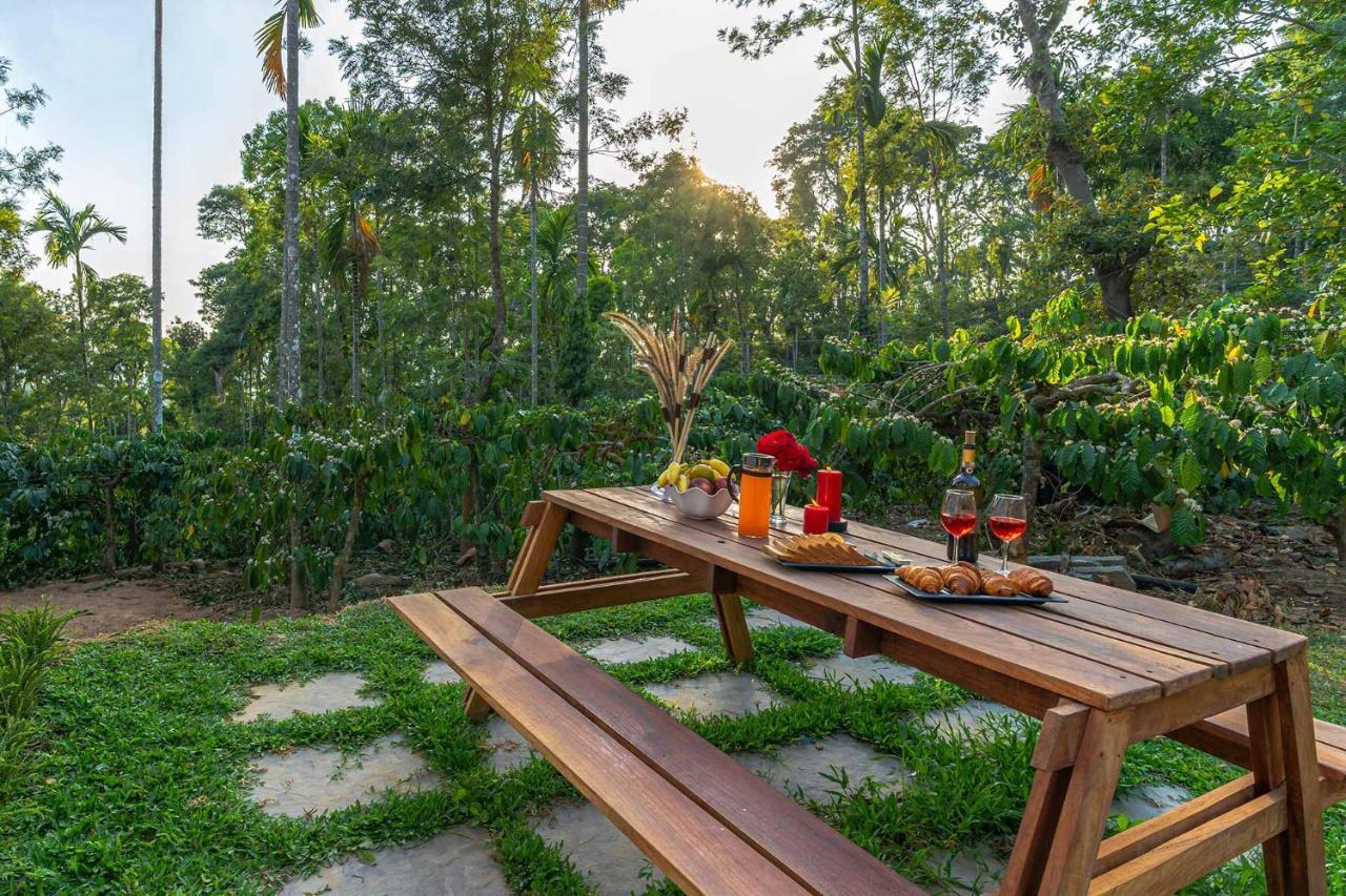 Stayvista At Cicada Chikmagalur 2Bhk Breakfast Included With Amazing View Exterior foto